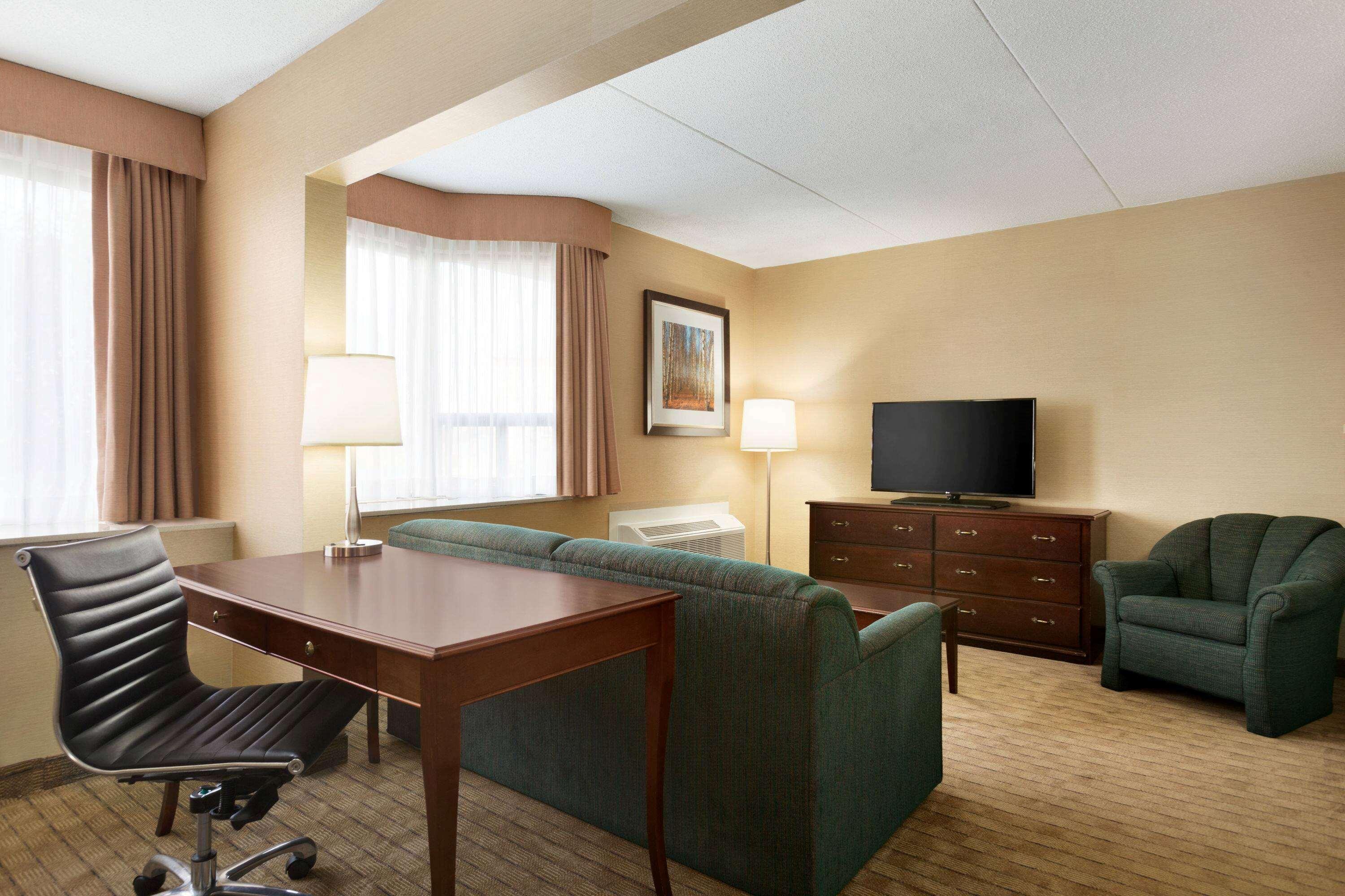 Travelodge By Wyndham Toronto East Esterno foto