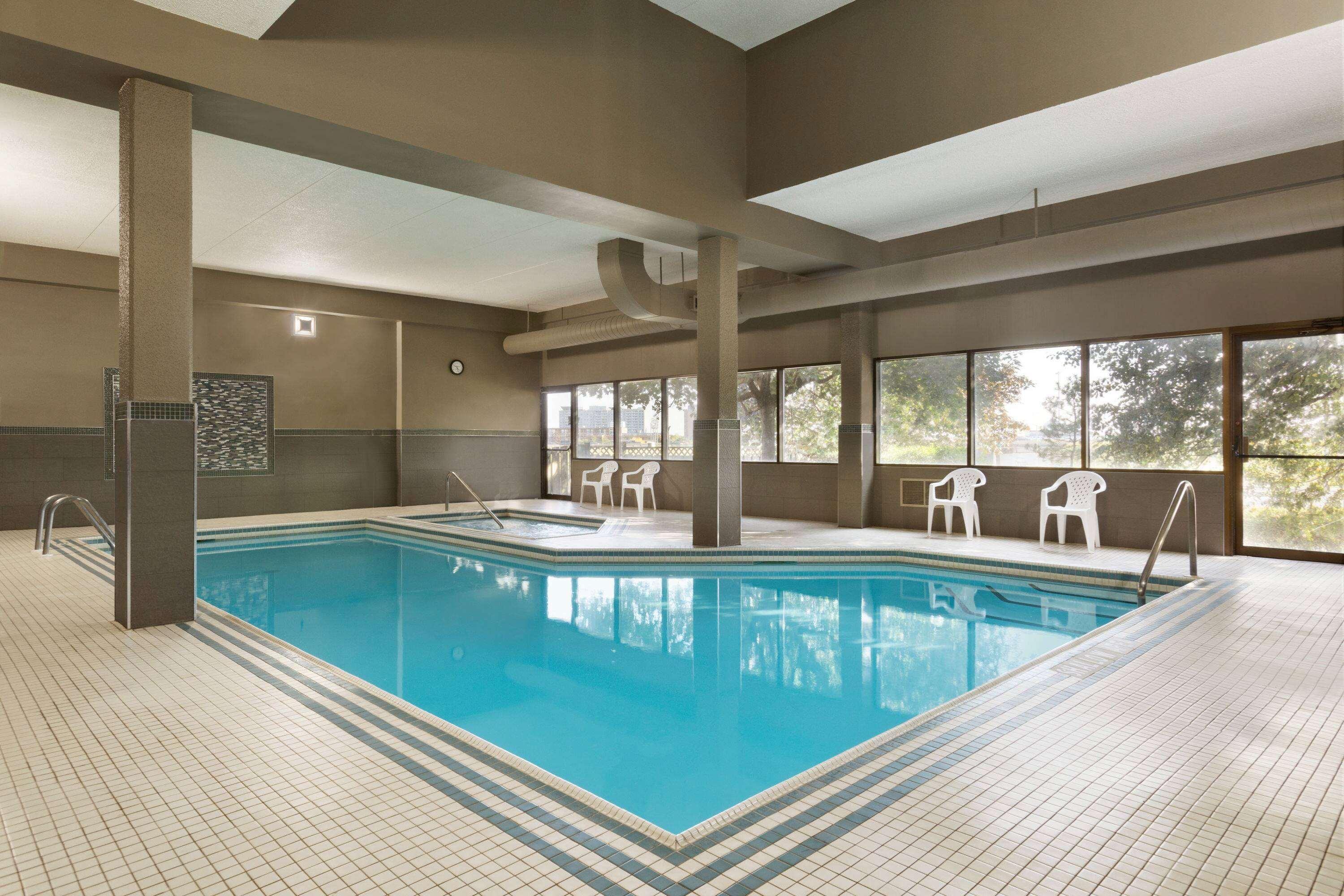 Travelodge By Wyndham Toronto East Esterno foto