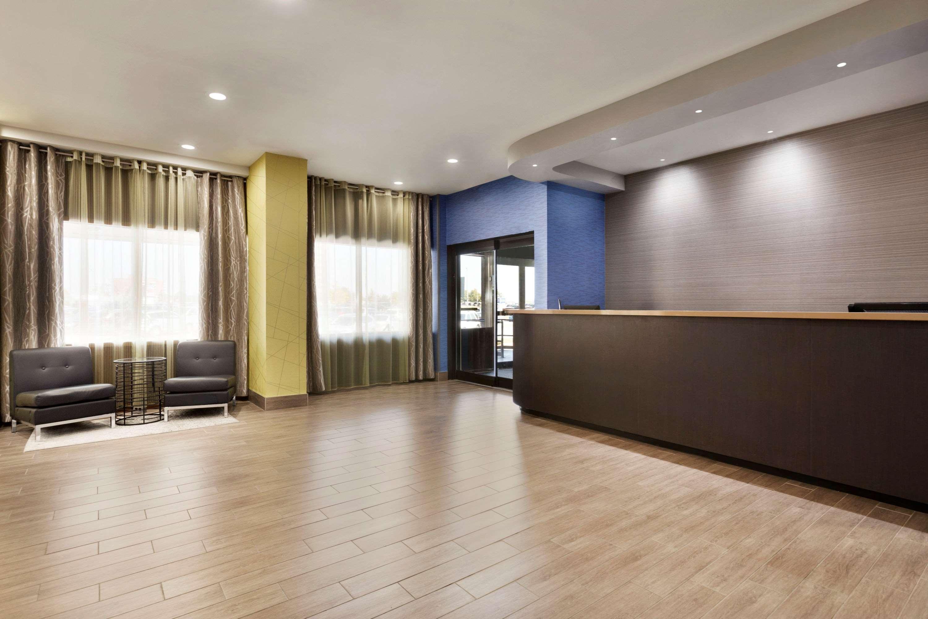 Travelodge By Wyndham Toronto East Esterno foto