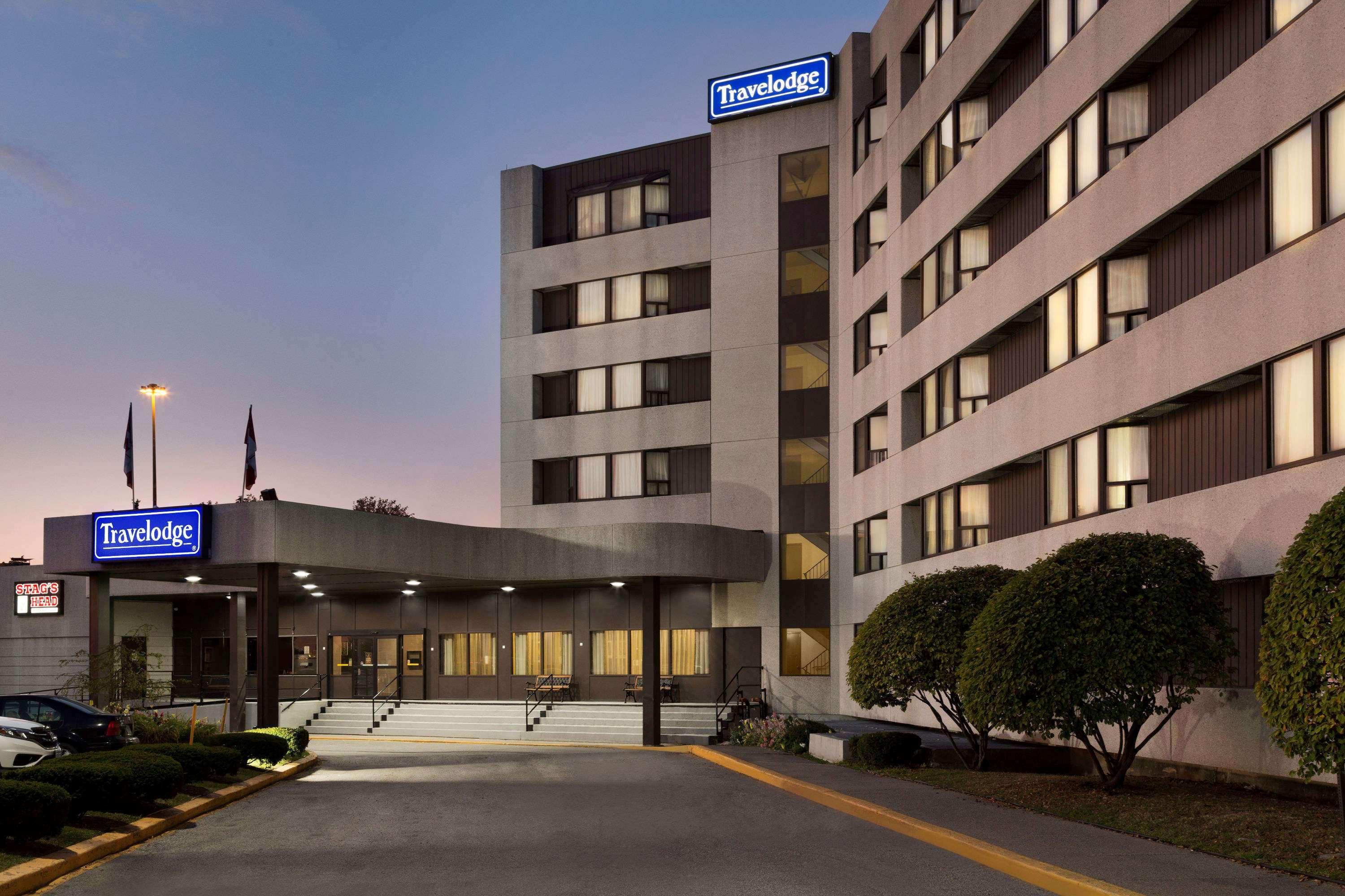 Travelodge By Wyndham Toronto East Esterno foto