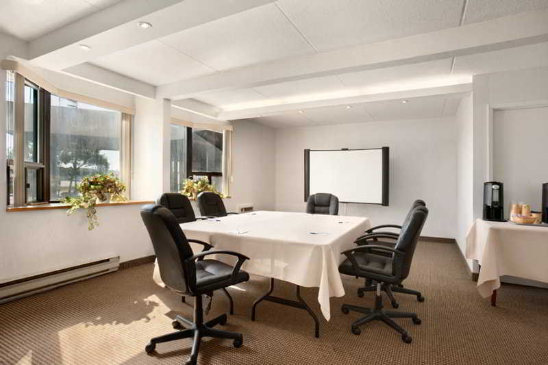 Travelodge By Wyndham Toronto East Esterno foto