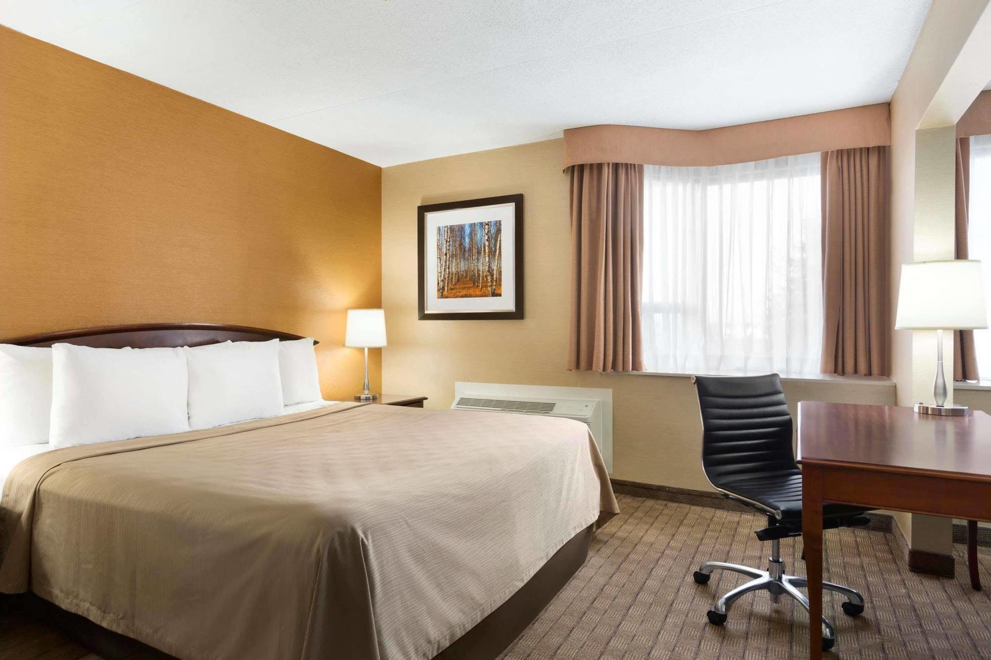 Travelodge By Wyndham Toronto East Esterno foto