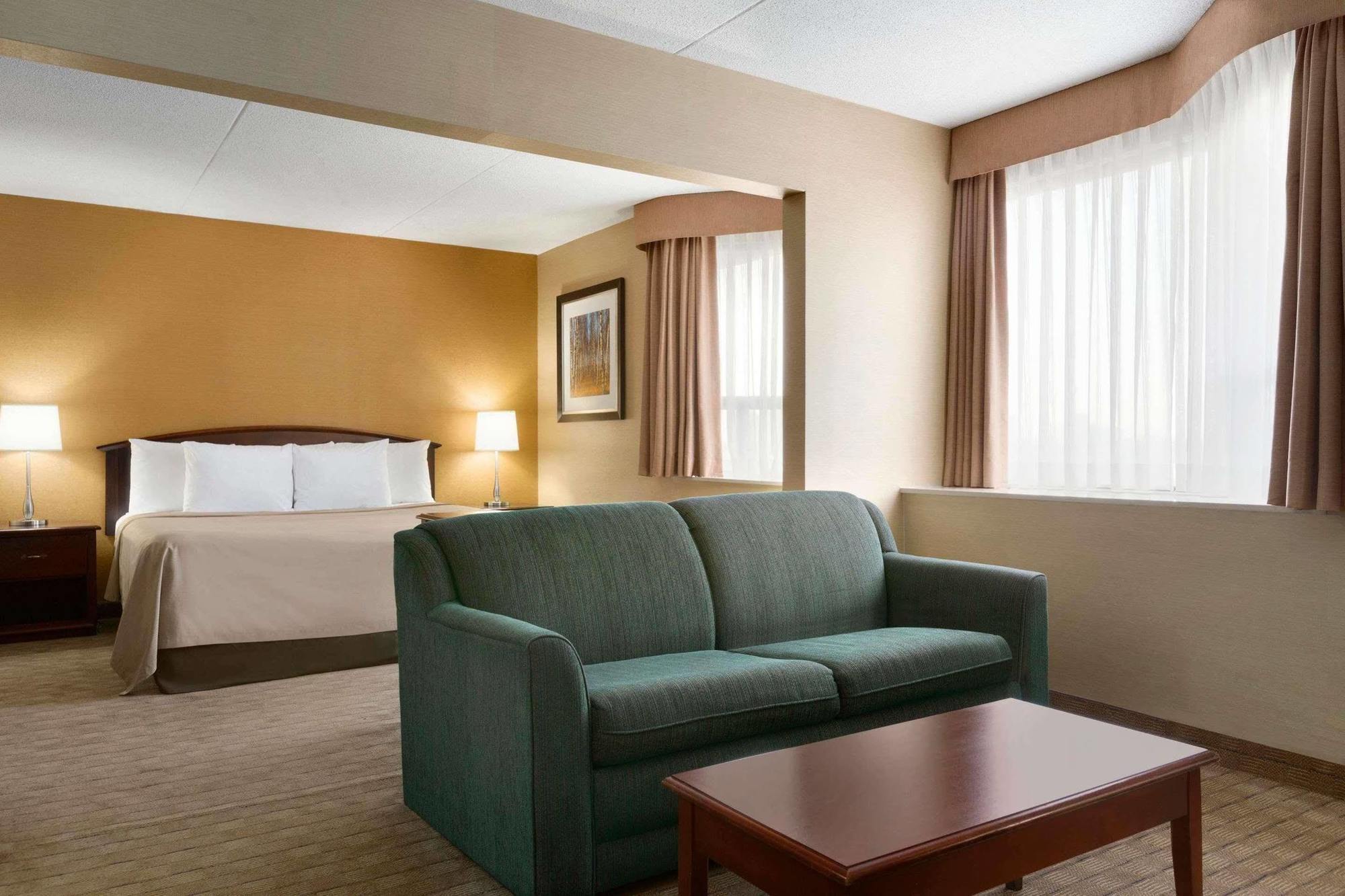 Travelodge By Wyndham Toronto East Esterno foto